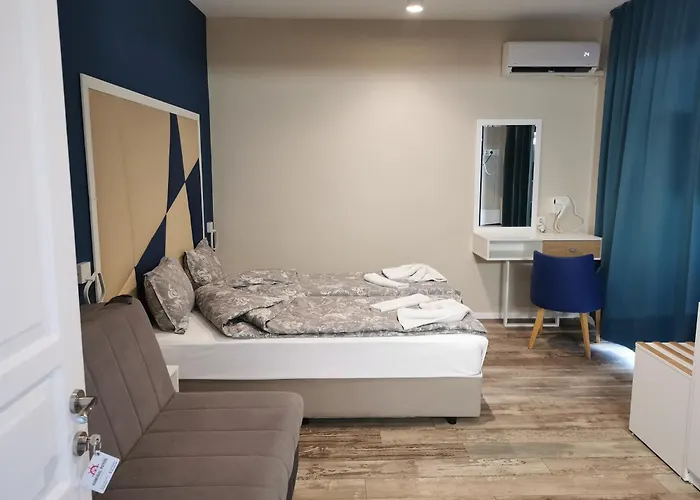 Admiral Penzion Potos